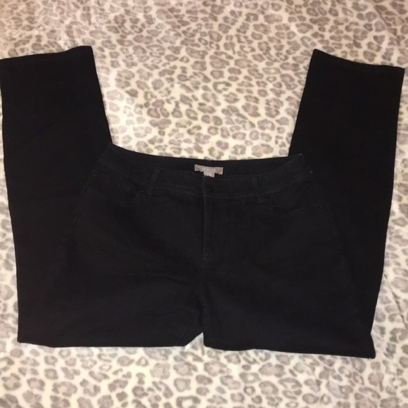 Chico’s Black Stretchy Jeans Size 1.5 Short - Picture 2 of 9